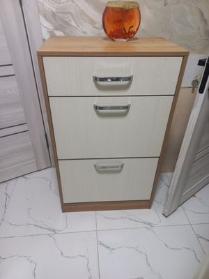Продам обувницу 500000