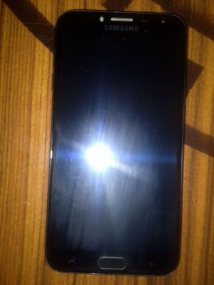 J4 smartfoni sotiladi