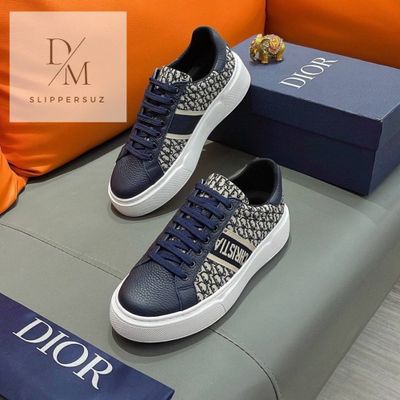 Кроссовки Dior продаётся