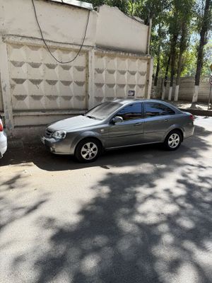 Lasetti 2013 1.6 avtomat sotiladi
