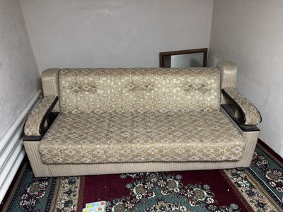 Yumshoq mebel divan