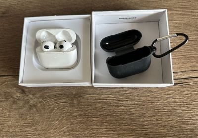 Наушники airpods полу рабочие с чехлом