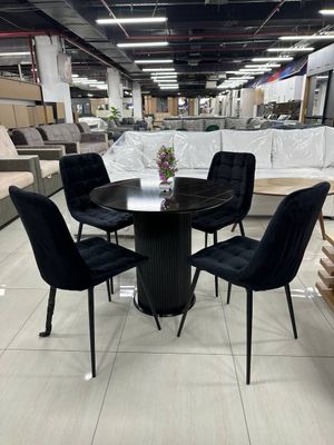 Стол и 4 стула от Comfort Mebel