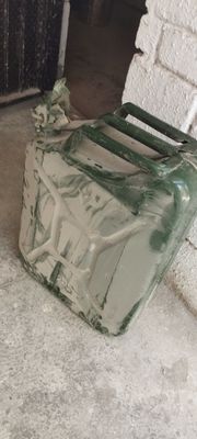 Канистр для бензина