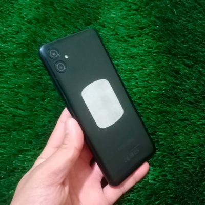 Samsung A04e sotiladi