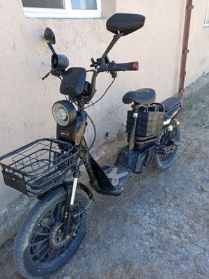Skuter sotiladi 30-40 km yuradi mazil QARAQALPAQST
