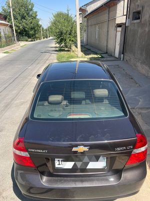 Nexia 3 avtomat choco srochna sotiladi