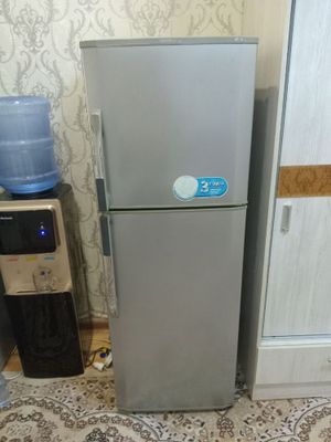 Holodilnik lg. Rabochiy xolatda remont bomagan