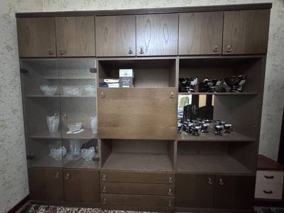 Шкаф стека висата 2 метров
