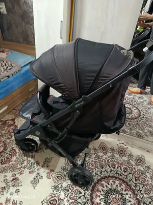 Срочно продаётся коляска складывается как чемодан. Киргили