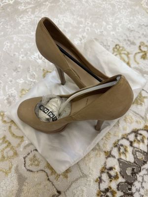 Оригинальные каблуки от Fendi