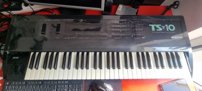 Ensoniq TS 10 idiyal xolatda