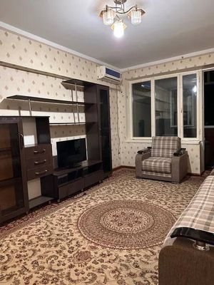 Ижарага 2/4/4 массив Феруза ЭКО базар 2-х комнатная в аренду срочно