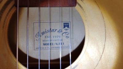 klassik gitara sotiladi