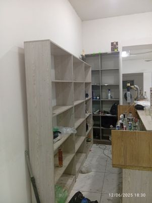 Барни стойка е полка