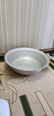 Алюмен кастрюлю и таз