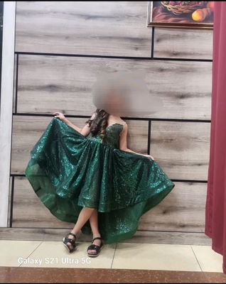 Kichkina qizlar uchun kechki libos