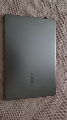Продаю ноутбук Honor x15