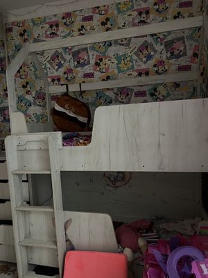 Продается двухъярусная кровать домик