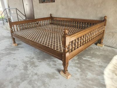 Сури тапчан карават