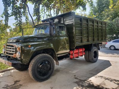 Zil 130 samosval