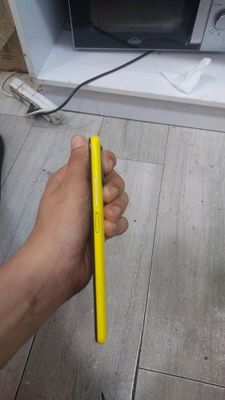 Telefon srochni sotiladi  aybi yo