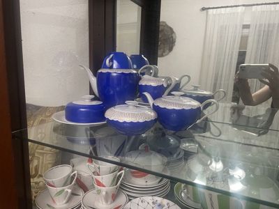 Шкаф,стулья,мебель,ковер,посуда