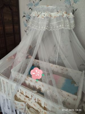 Детская кроватка