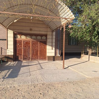 Uy satiladi derlik 80% zatlati qaladi baxasi kelisimli