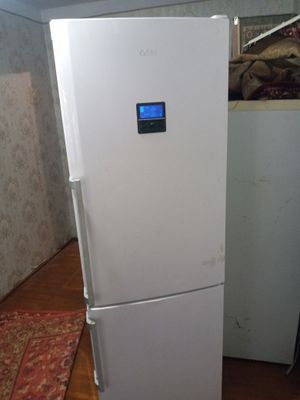 Срочно продаётся двухкамерный холодильник