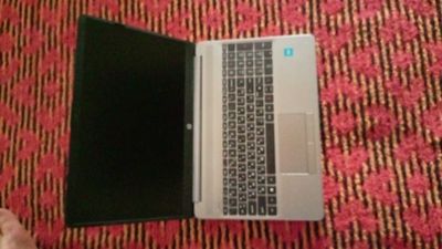 Ноутбук hp 256g хали янгидай унча ишламаган