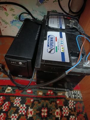 Продам UPS с Аккумулятором.
