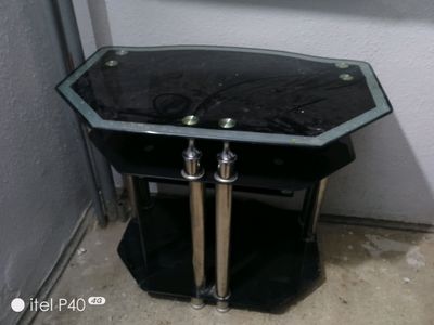 Продается стеклянный столик