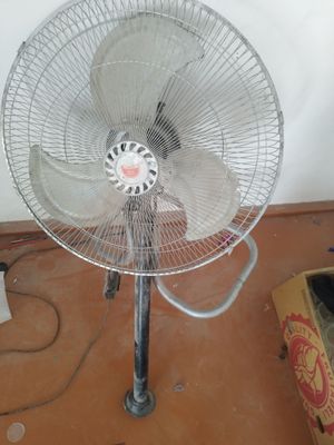 Ventilator 170ming kelishamiz ishledi oyogʻi yuq