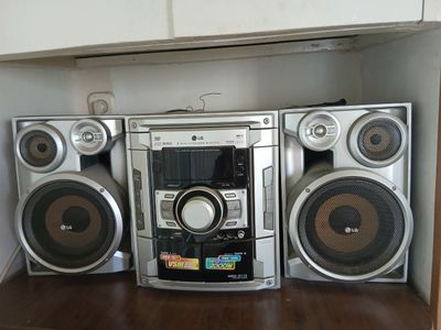 Продаю Музыкальный центр LG