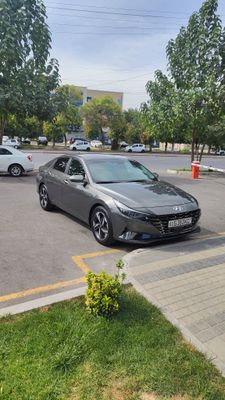 Продается Hyundai Elantra 2.0