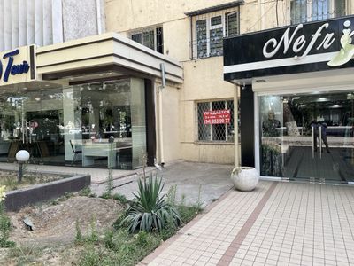 1- qavat 2 xona Biznes uchun qulay lokatsiyada