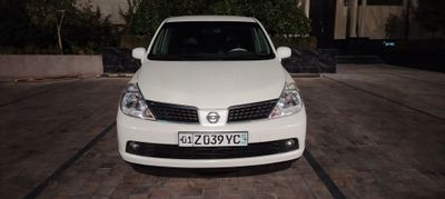 Nissan tiida 1.8 срочно сотилвоти