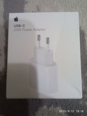 Продается оригинал адаптер для iPhone 15/16