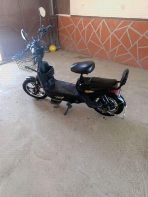 Sukuter 5 akumlatr tezligi 55. 3000 yurgan