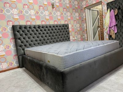 полутороспальная кровать