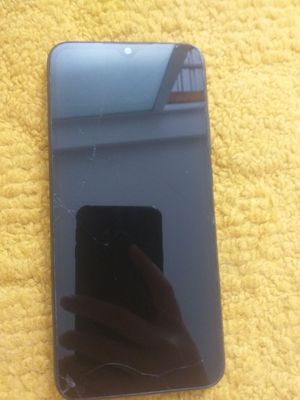 Redmi 9A ayol kishi ishlatgan