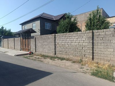 Ассалому алайкум. Срочно ховли уй сотилади Октябр бозор ёни