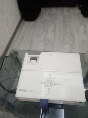 Проэктор Sanyo VGA