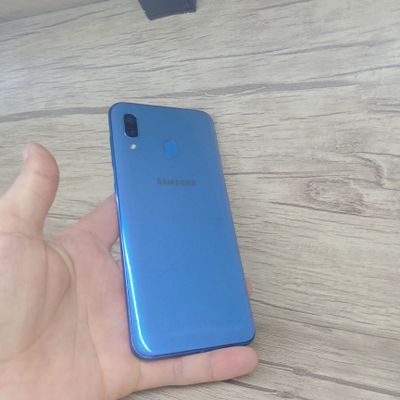 Samsung A30 srochna sotiladi