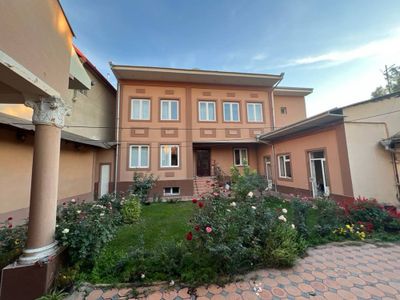 ПРОДАЕТСЯ дом 2х-этажный, площадь 5,2 сотки, 300м2, Ракат боши