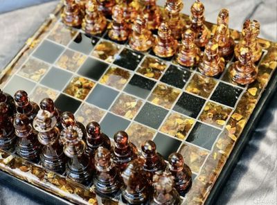 Шахматы на заказ из эпоксидной смолы и дерева