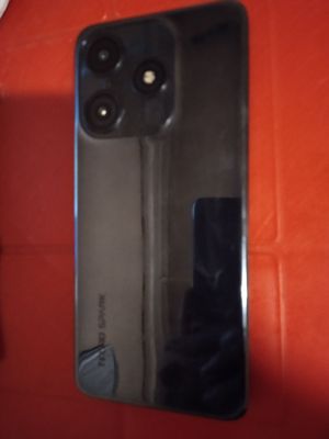 Tecno spark 10C 8/128gb sotladi srochna