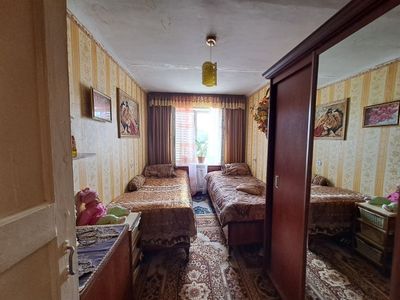 Продаётся 2-ух комнатная квартира в кирпичной доме в районе Киргили