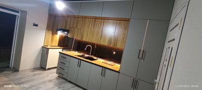 Кухне мебел зуридан
